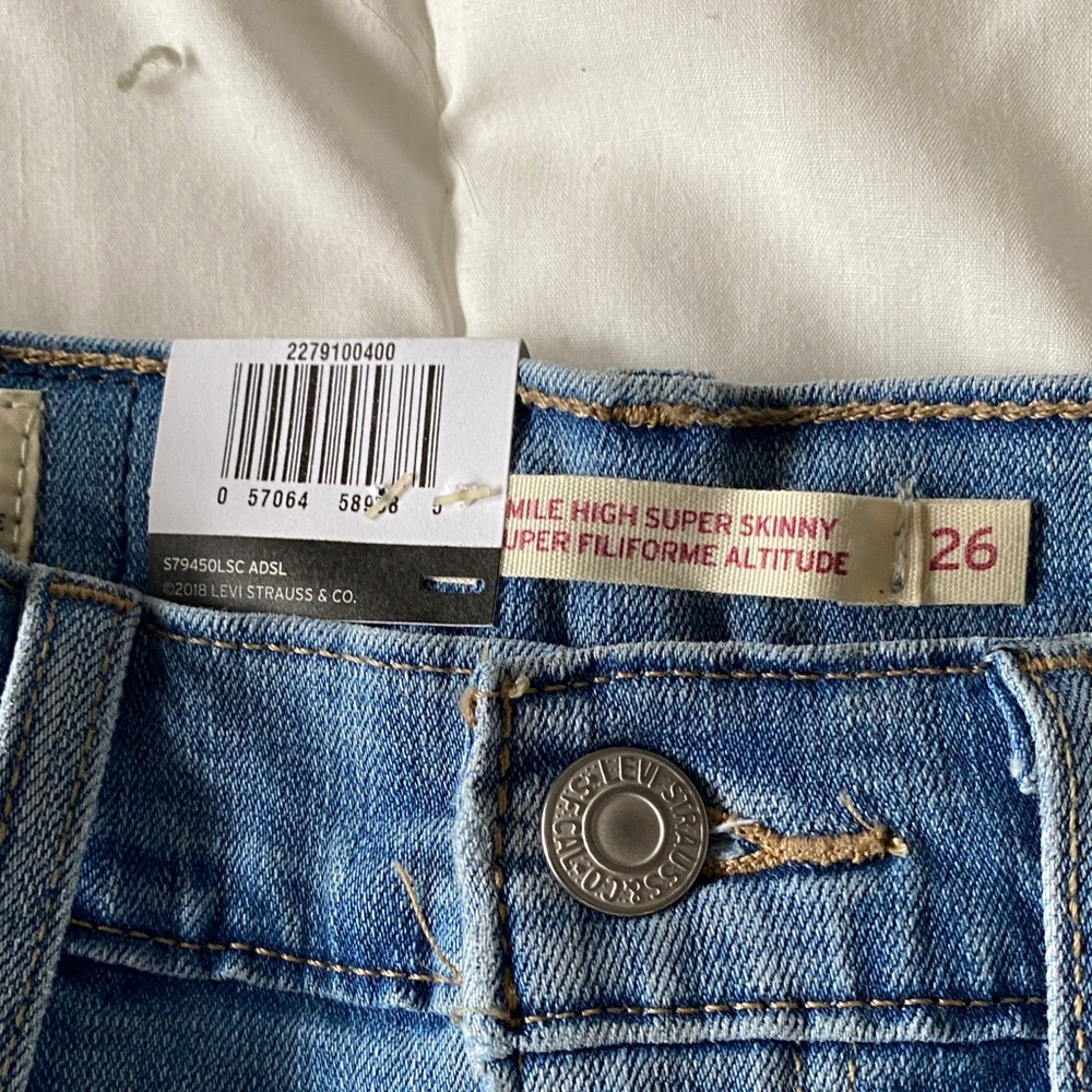 Levi's Premium Light Blue Skinny Jeans - Picture 3 of 5